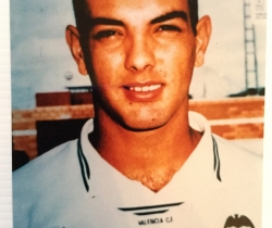 Fotografía del jugador del Valencia CF Gálvez, temporada 97/98