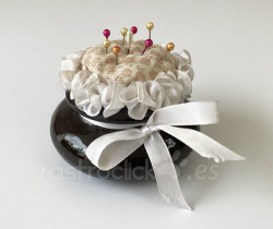 Alfiletero de cerámica esmaltada