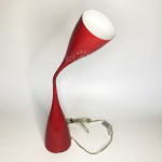 Flexo rojo de Escritorio – Estilo Pop Space Age, cuello cisne
