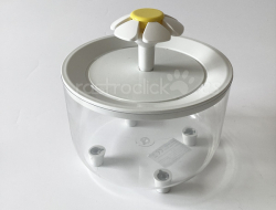 Fuente de agua con flor para mascotas