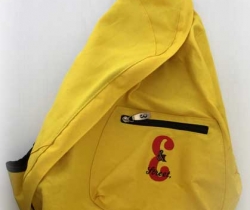 Mochila bandolera publicidad whisky J&B