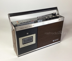 Radiocassette transistor SANYO RP-8500 años 70