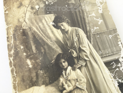 Tarjeta postal mujer con niña – Photorotation 204/1