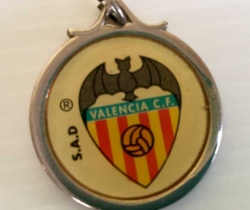 Antiguo colgante de metal Valencia CF – Años 90 – Escudo
