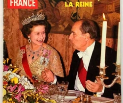 Revista Jours de France Nº 1557 – A la maison de France le president Reçoit la Reine – 1984 – Eddy Mitchell – Thierry Lhermitte – Amadeus
