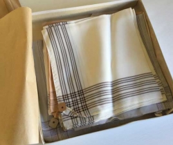 Caja 16 pañuelos de seda para caballero – años 70